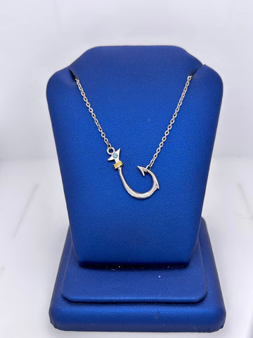 Hook Necklace White Gold