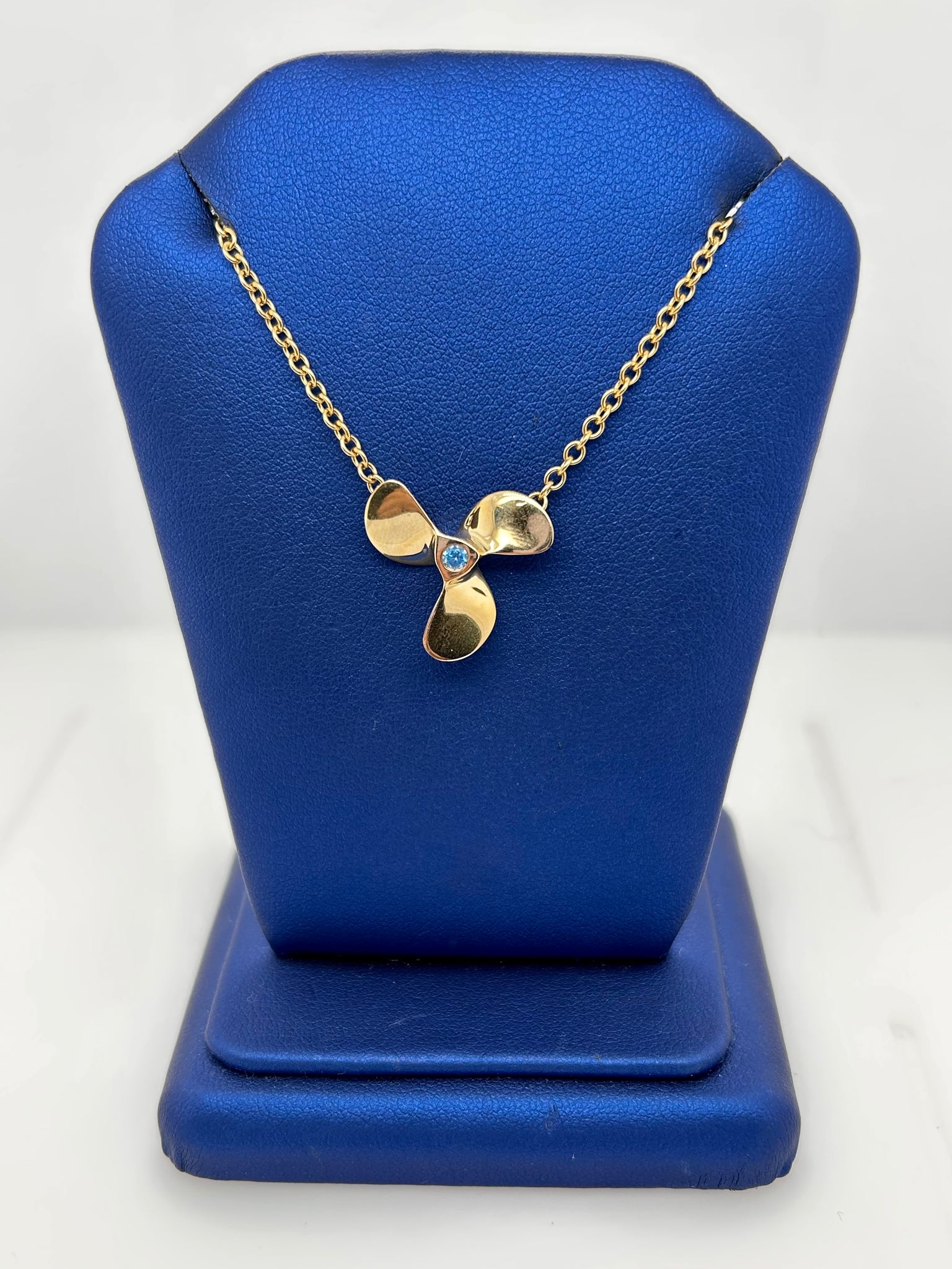 Propeller Necklace Yellow Gold